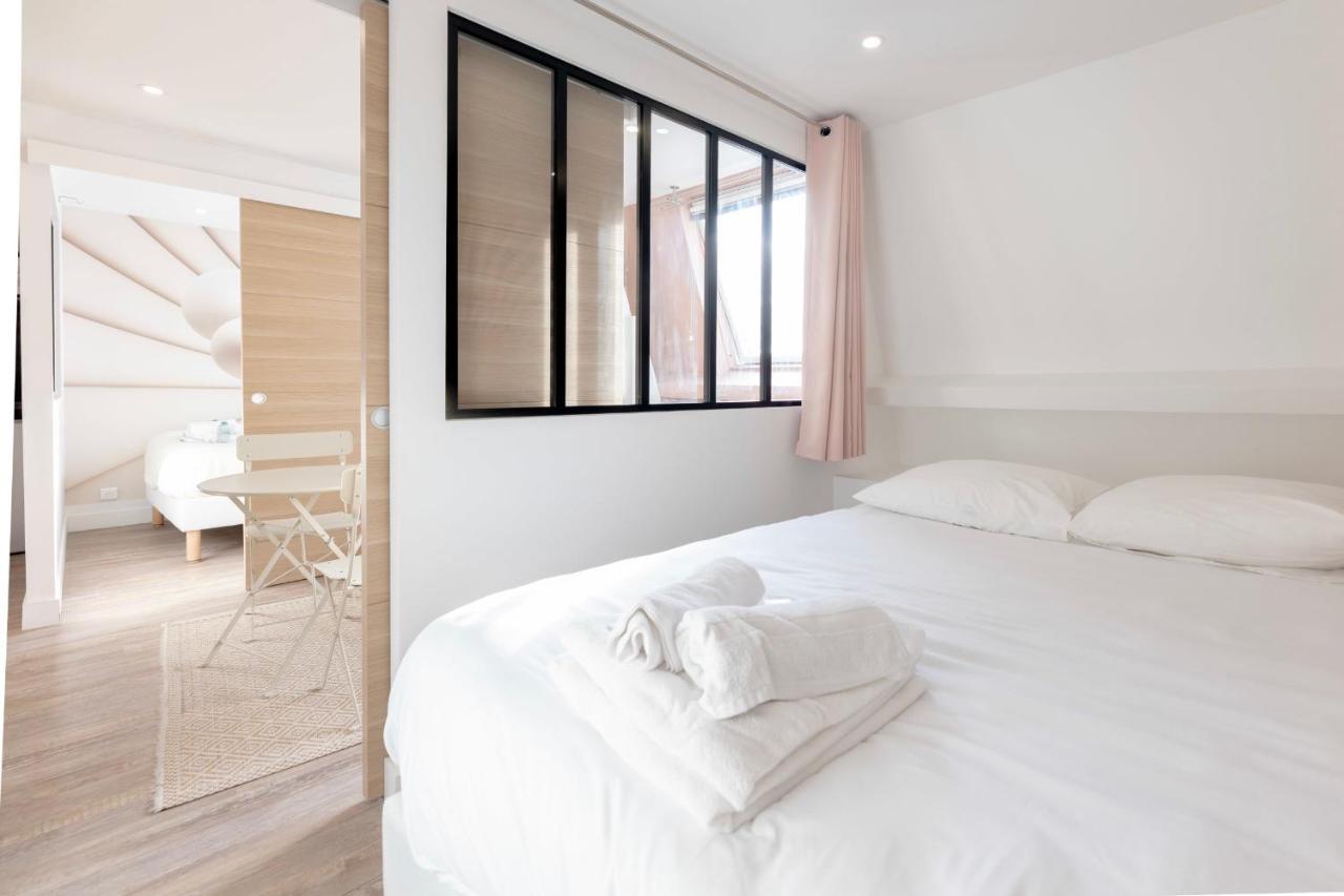 Amazing Apartment Under The Roof In Paris 8Th Extérieur photo